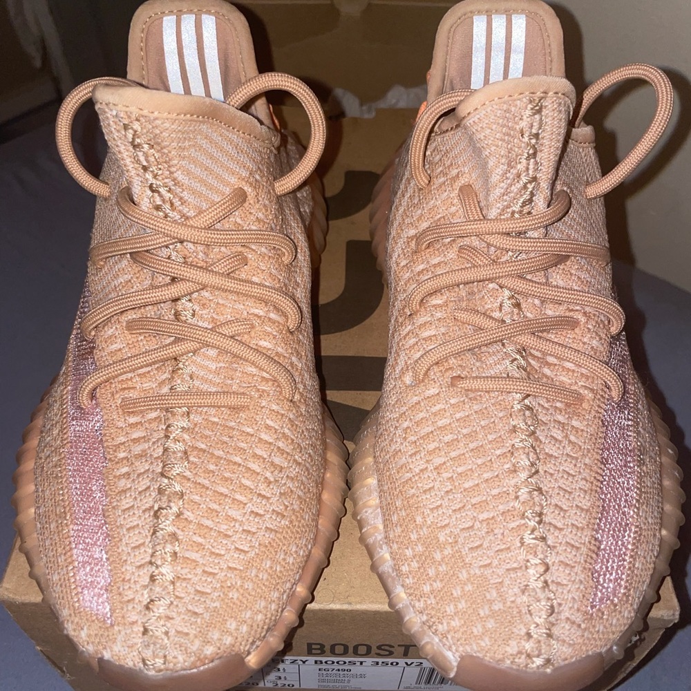 Yeezy boost 350 v2 size 4